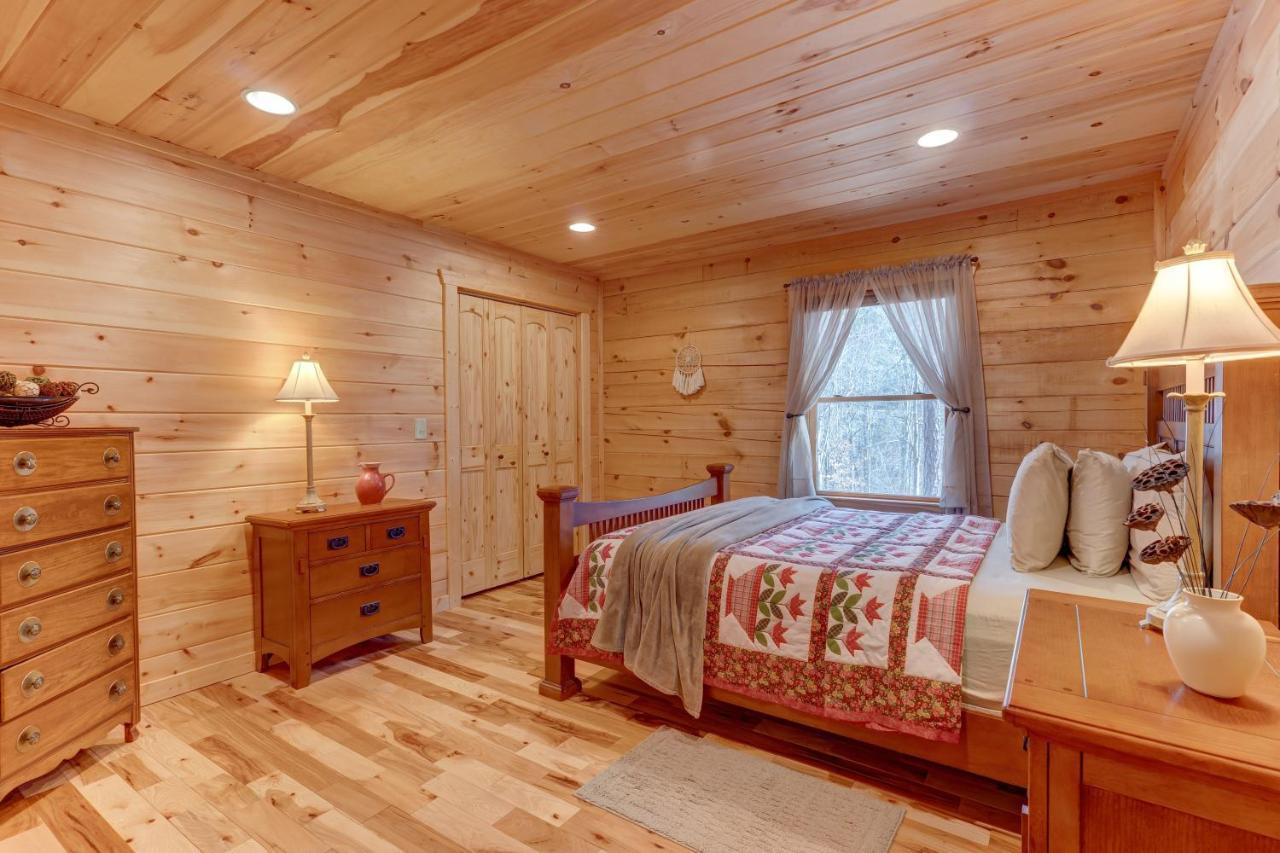 Hot-Tub 6 Seater, Fire-Pit, Master King Bed, Wineries, Pickleball, Resort Amenities Ellijay Esterno foto