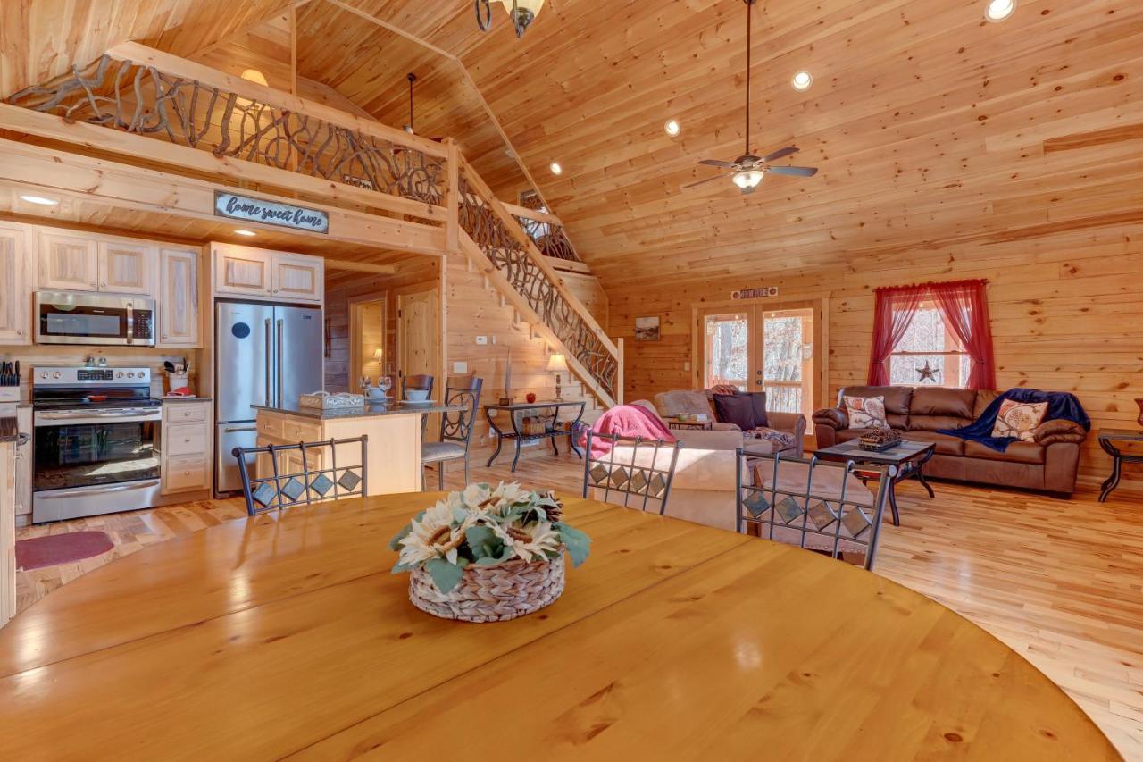 Hot-Tub 6 Seater, Fire-Pit, Master King Bed, Wineries, Pickleball, Resort Amenities Ellijay Esterno foto