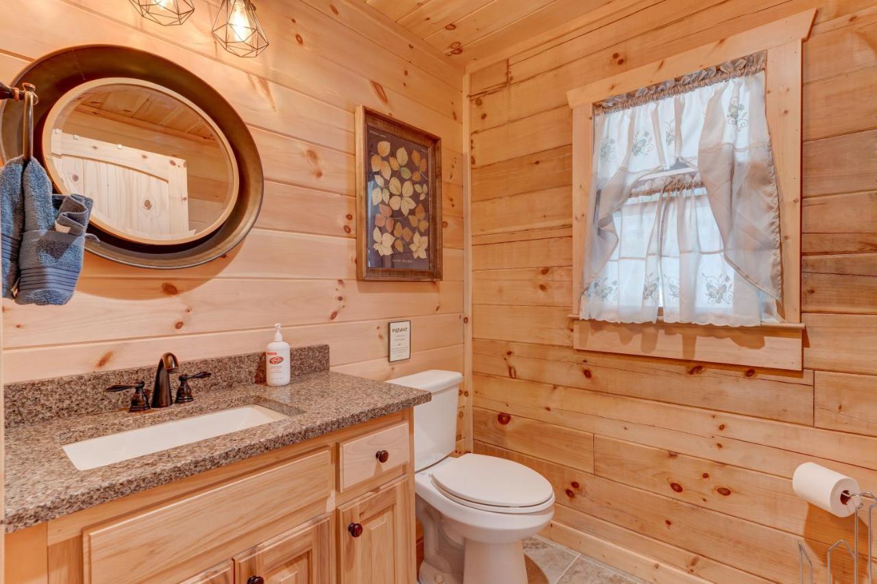 Hot-Tub 6 Seater, Fire-Pit, Master King Bed, Wineries, Pickleball, Resort Amenities Ellijay Esterno foto