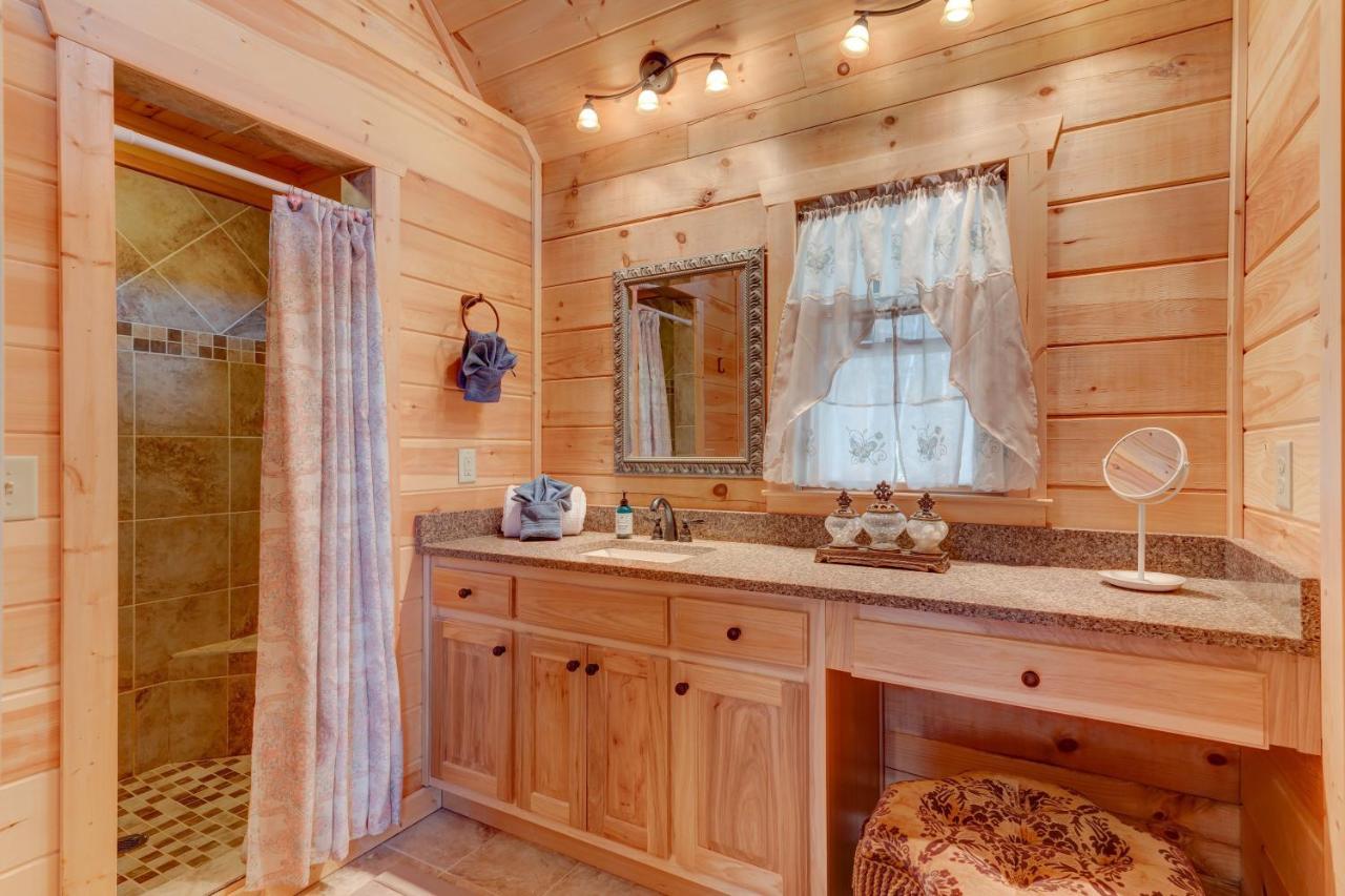 Hot-Tub 6 Seater, Fire-Pit, Master King Bed, Wineries, Pickleball, Resort Amenities Ellijay Esterno foto