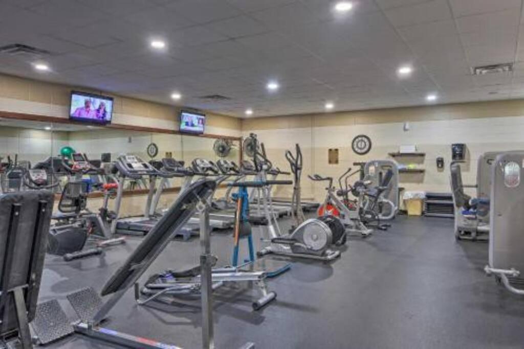 Hot-Tub 6 Seater, Fire-Pit, Master King Bed, Wineries, Pickleball, Resort Amenities Ellijay Esterno foto