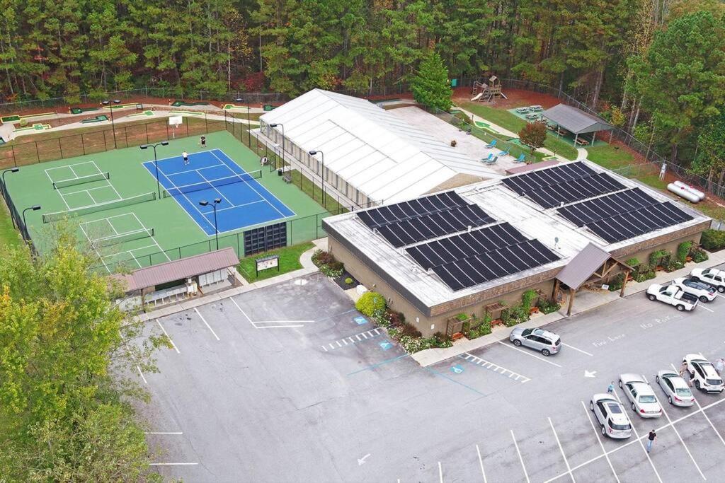 Hot-Tub 6 Seater, Fire-Pit, Master King Bed, Wineries, Pickleball, Resort Amenities Ellijay Esterno foto