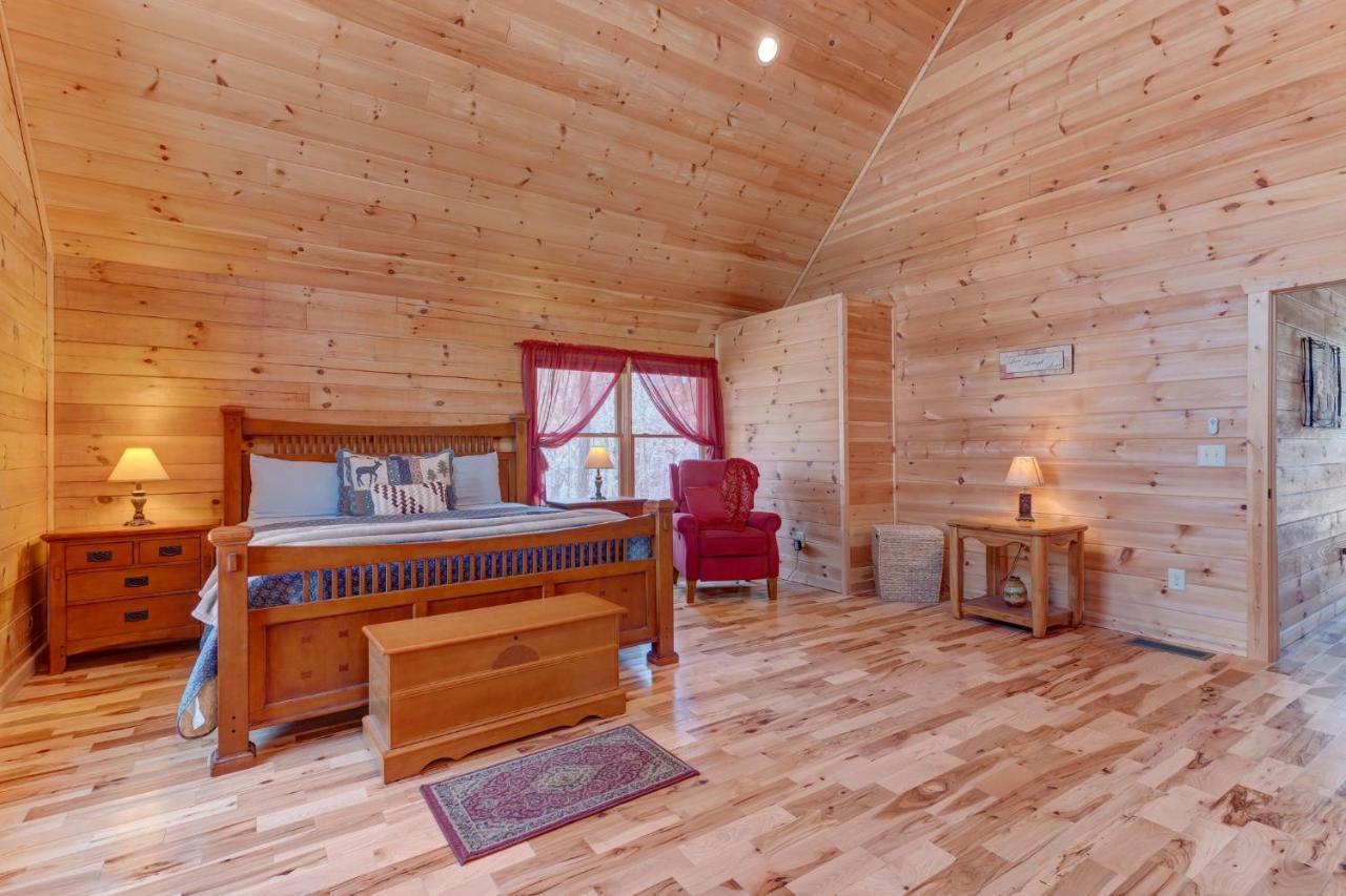 Hot-Tub 6 Seater, Fire-Pit, Master King Bed, Wineries, Pickleball, Resort Amenities Ellijay Esterno foto