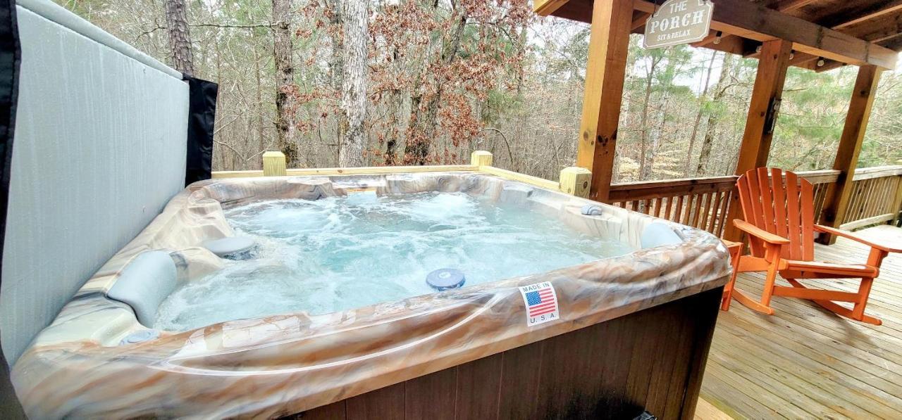 Hot-Tub 6 Seater, Fire-Pit, Master King Bed, Wineries, Pickleball, Resort Amenities Ellijay Esterno foto