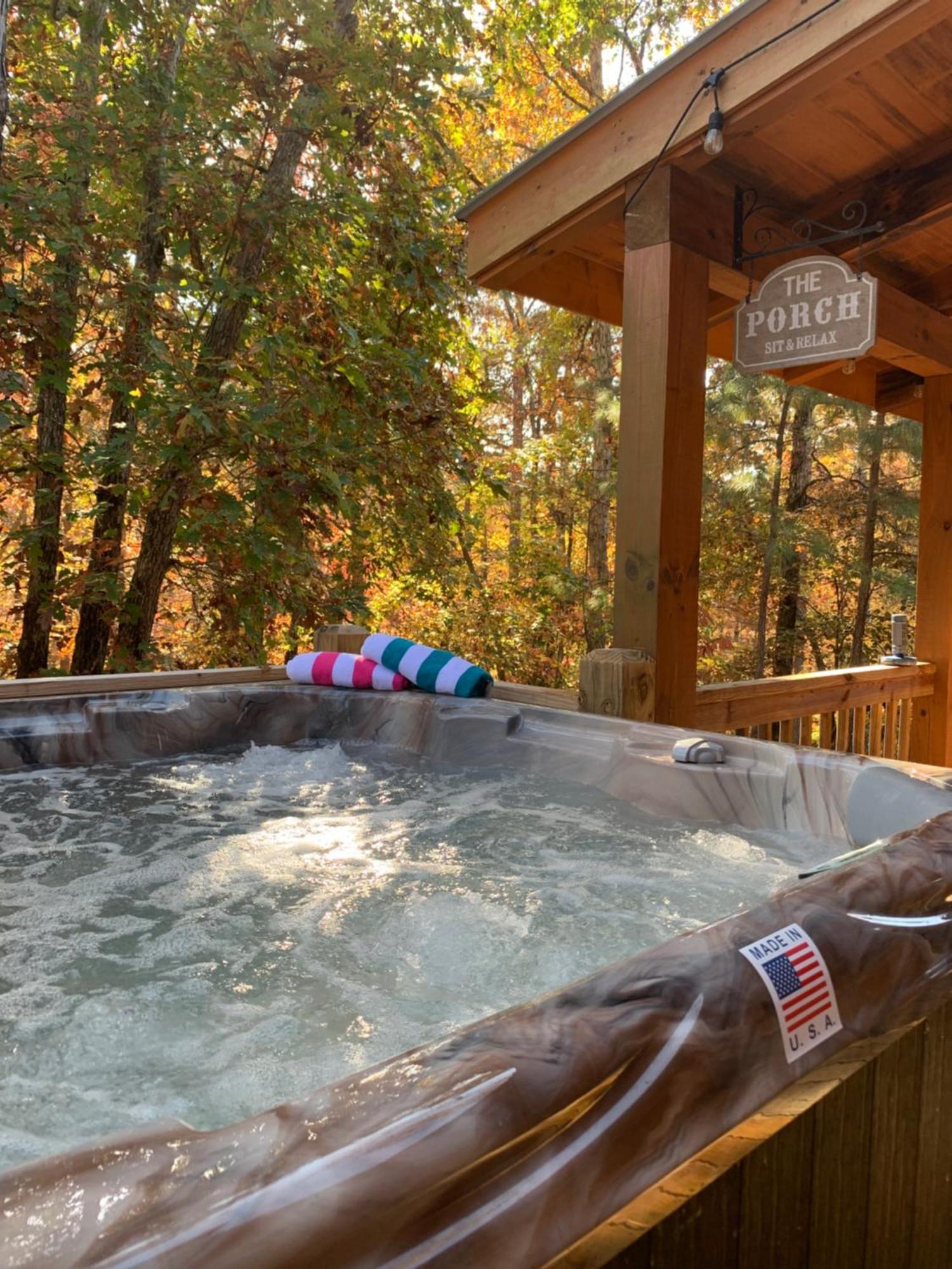 Hot-Tub 6 Seater, Fire-Pit, Master King Bed, Wineries, Pickleball, Resort Amenities Ellijay Esterno foto